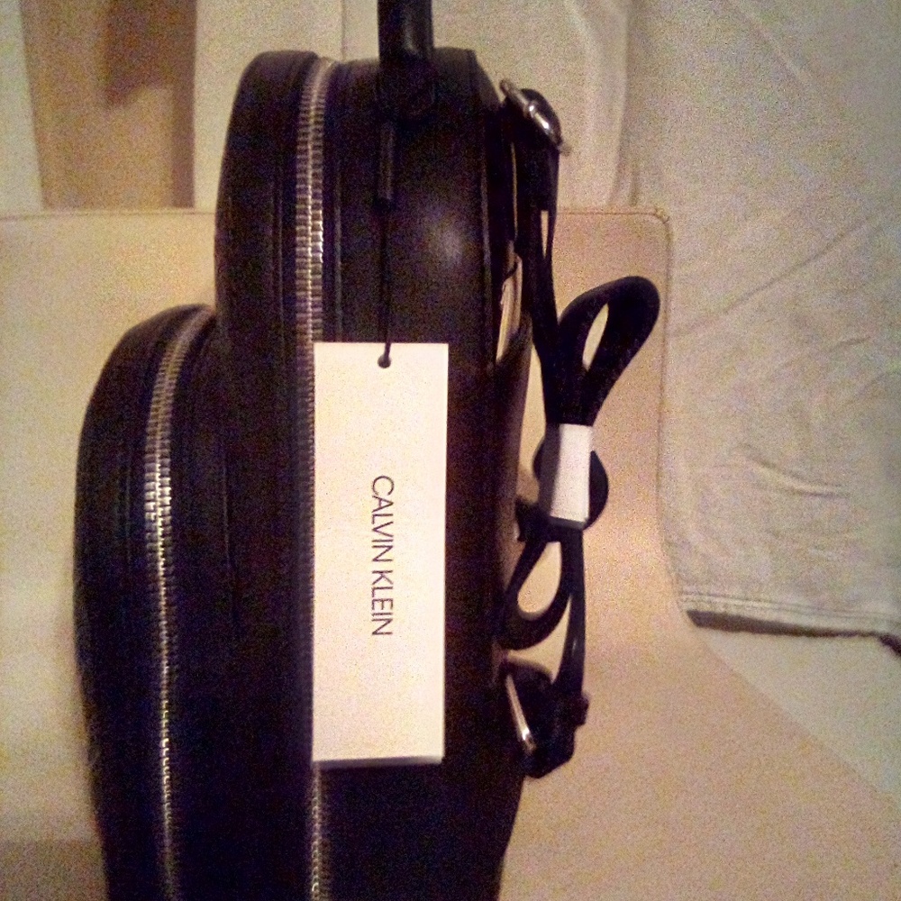Round Backpack - Picture 2 of 4